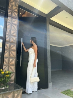 Conjunto Mya Blusa e Calça Branco na internet