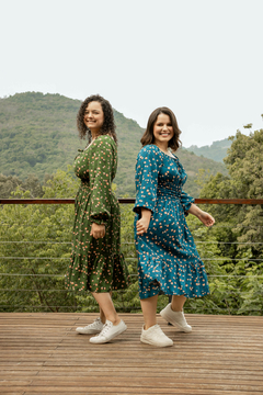 Vestido Maju Midi manga longa com lastex na cintura Verde Liberty - comprar online