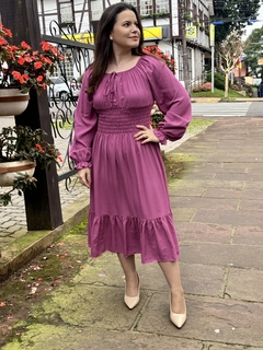 Vestido Maju Midi manga longa com lastex na cintura Rosê na internet