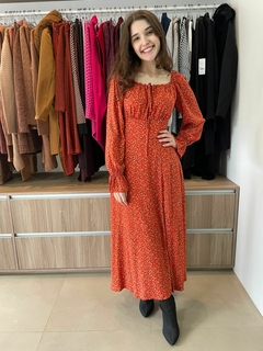 Vestido Fenda Nicole Midi Estampa Liberty Terracota - comprar online