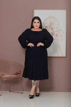 Vestido Maju Plus Midi manga longa com lastex na cintura Preto - comprar online