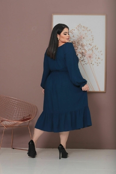 Vestido Maju Plus Midi manga longa com lastex na cintura Azul Petroleo na internet