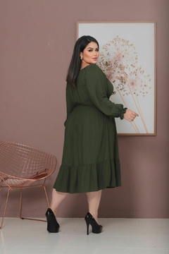 Vestido Maju Plus Midi manga longa com lastex na cintura Verde Militar na internet