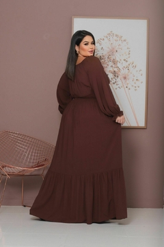 Vestido Mara Plus Longo manga longa com lastex na cintura Marrom na internet