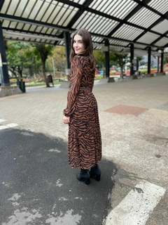 Vestido Clarice Tule com Elastano Animal Print Marrom Manga Longa na internet