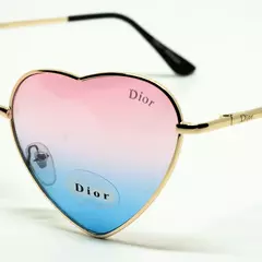 Óculos Dior Vogue Coração na internet