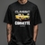 Camiseta preta unissex com estampa de carro clássico Corvette amarelo 1958