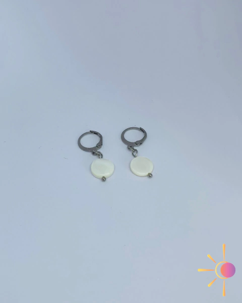 Brinco Medalha em Madrepérola - Aço Inox