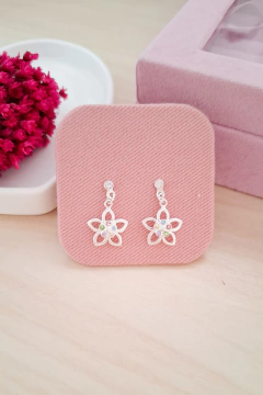 Brinco banhado a prata florzinha Mariana - comprar online