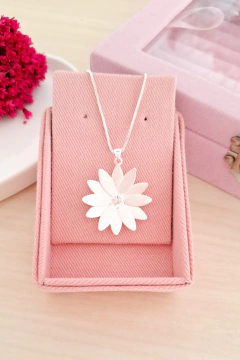 Colar banhado a prata Flor - comprar online