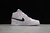 Air Jordan 1 Mid en internet