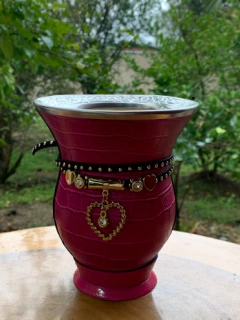 Kit chimarrão: Cuia de Porongo Revestida em Sintético Crocô + Pulseira Premium - Chima Box