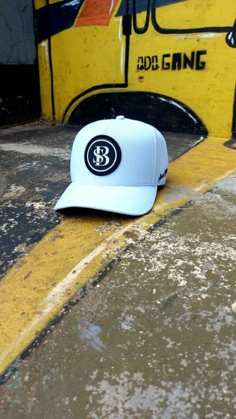 Boné SB Branco Aba Torta