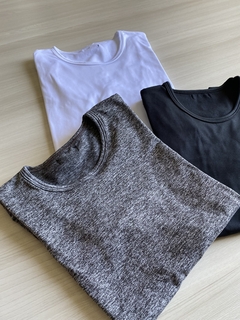 Blusa Básica peluciada na internet
