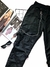 Calça Cargo Preta com Fivelas e Fecho Acompanha Corrente - comprar online