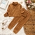conjunto canelado infantil, perfeito para deixar seu pequeno(a) superconfortável e estiloso(a) ao mesmo tempo! Feito com um tecido canelado macio - comprar online