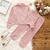 conjunto canelado infantil, perfeito para deixar seu pequeno(a) superconfortável e estiloso(a) ao mesmo tempo! Feito com um tecido canelado macio - loja online