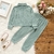 conjunto canelado infantil, perfeito para deixar seu pequeno(a) superconfortável e estiloso(a) ao mesmo tempo! Feito com um tecido canelado macio