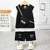 conjunto blusa com manga curta, e short com detalhe rasgadinho