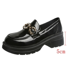 Sapatos mocassim plataforma de couro envernizado - comprar online