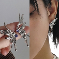 Brincos longos - diversos modelos na internet