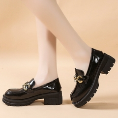 Sapatos mocassim plataforma de couro envernizado - comprar online