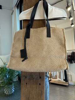 Tote Menorca Yute Beige con Manijas en negro - comprar online