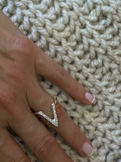 Anillo V. Con Circonitas en internet