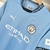 Camisa Manchester City 24/25: O manto celeste com design inovador e cheio de estilo! Mostre sua paixão pelos Citizens. Garanta já a sua!