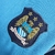 Se você é apaixonado pelo Manchester City e curte um estilo clássico, a camisa Retrô do City é a peça que faltava no seu guarda-roupa! Com design inspirado nas grandes conquistas do clube, ela traz todo o legado dos Citizens de uma forma única e elegante.