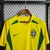 Você é fã da seleção brasileira e do estilo vintage? A camisa do Brasil Retrô é perfeita para você! Com o design clássico que remete aos grandes momentos do futebol brasileiro, ela traz toda a tradição e paixão pela nossa seleção. Seja parte dessa históri