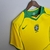 Você é fã da seleção brasileira e do estilo vintage? A camisa do Brasil Retrô é perfeita para você! Com o design clássico que remete aos grandes momentos do futebol brasileiro, ela traz toda a tradição e paixão pela nossa seleção. Seja parte dessa históri