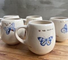 taza mariposa y oro