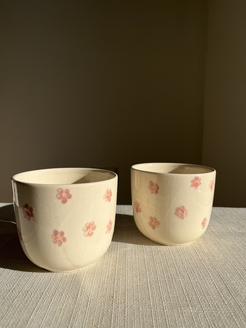 2 Tazas sin asa diseño flor