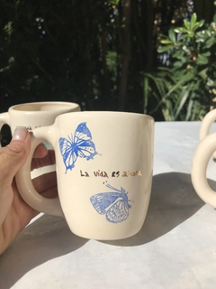 Taza "la vida es ahora " full oro en internet