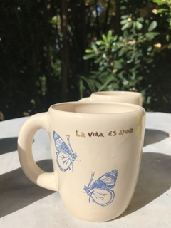 Taza "la vida es ahora " full oro - tienda online