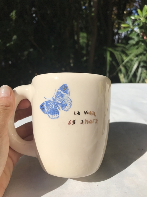 Taza "la vida es ahora " full oro