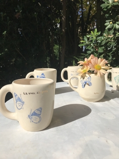 Imagen de Taza "la vida es ahora " full oro