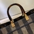 BOLSA VALENTINO GARAVANI MINI ROCKSTUD CALFSKIN CROSSBODY na internet