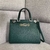 BOLSA GG ZUMI GRAINY LEATHER MEDIUM TOP HANDLE 56471 - loja online