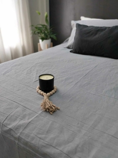 CUBRE CAMA SIMPLE QUEEN - Ch Home & Deco