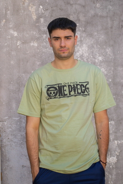 Remera one piece doble estampa verde