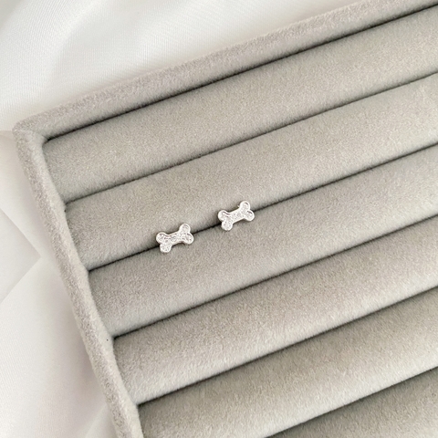 Brinco de Prata Osso Cravejado