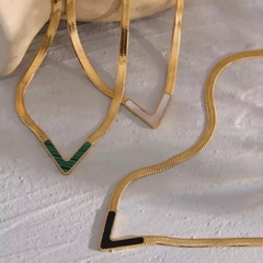 colar chocker malha com pingente madrepérola ou malaquita - berloque da nina