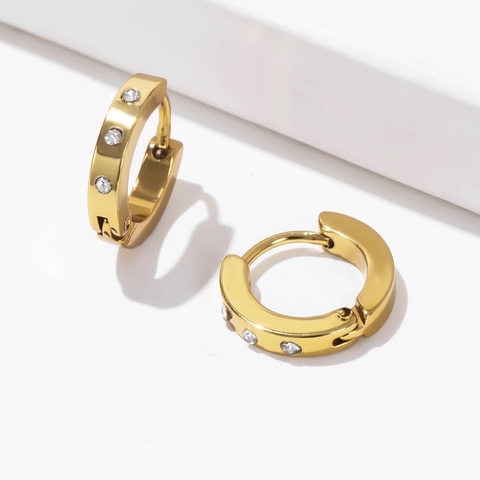 argola clique cravejada zirconia