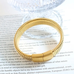 ￼bracelete luxo grande aço dourado ouro fechamento em trava