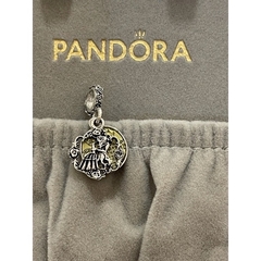 berloque a bela e a fera princesa charm na internet