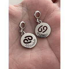 berloque signos com frases e pedra da cor do signo - comprar online