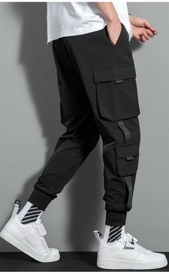 Calça Cargo Masculina Preta Bolsos Laterais - comprar online
