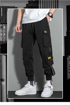 Calça Cargo Masculina Preta Bolsos Laterais - comprar online